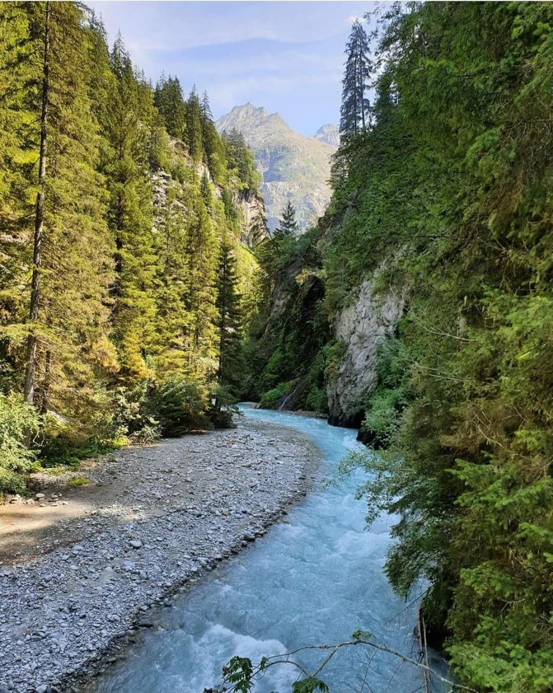 WhispeRive Lodge - le vert aux bords de rive Le Bourg-dʼOisans Extérieur photo